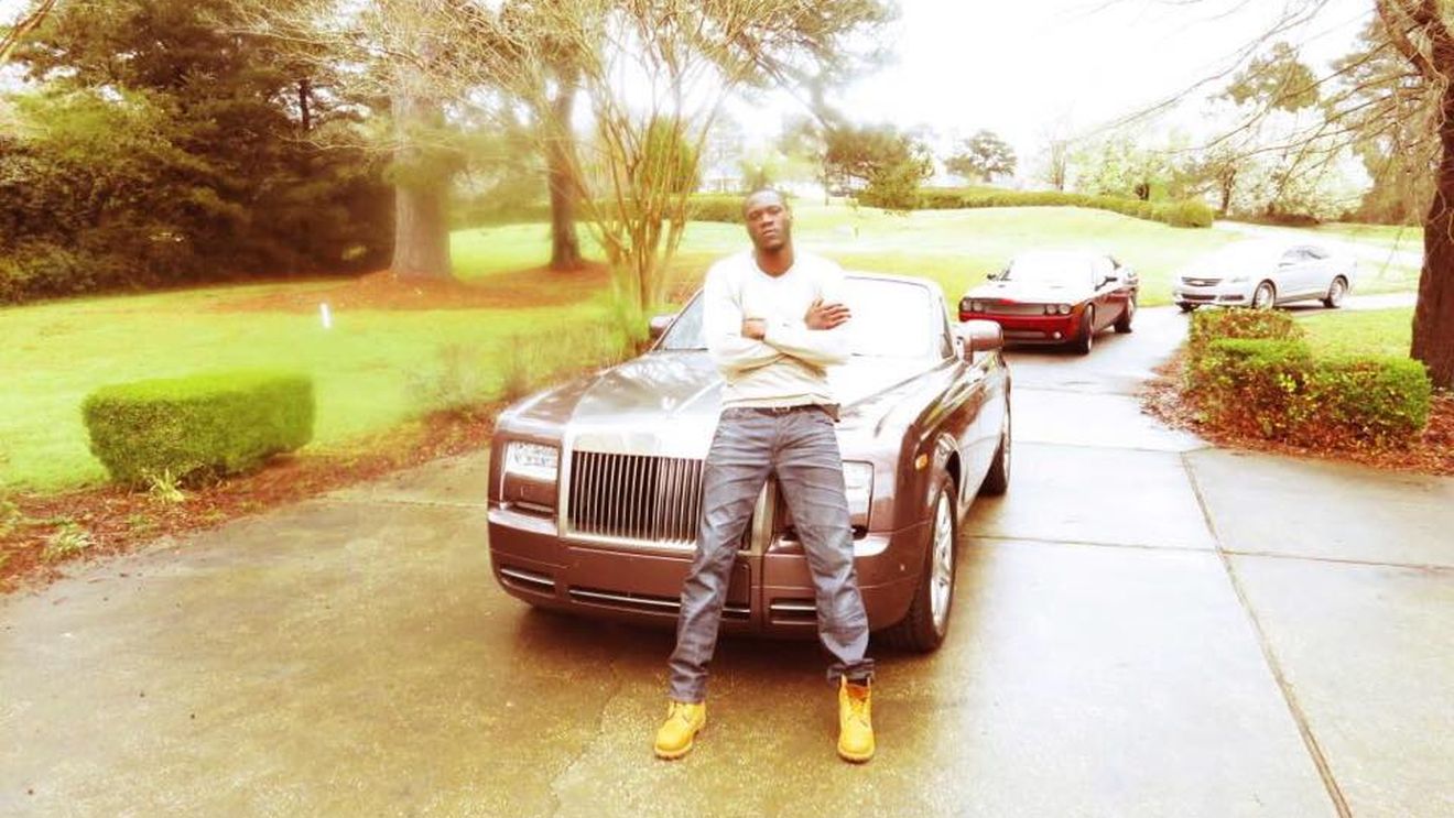 FOTO | A băut după Mayweather. Un boxer și-a luat un Lamborghini și a cerut să fie "colantat". Cum arată mașina de 560.000 $