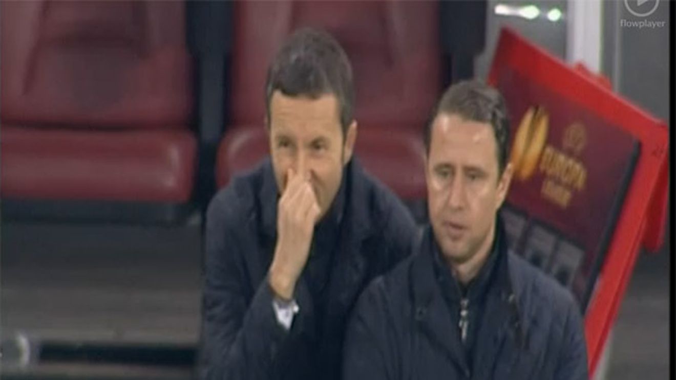 VIDEO** "Telefonul fără fir" la Steaua - Chelsea! Becali a transmis "informații" spre banca tehnică prin intermediul managerului