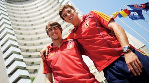 "Puyol" și "Pique" joacă la București! Super vedetele Spaniei U19 au ajuns în România!** Un reportaj cu două dintre ele
