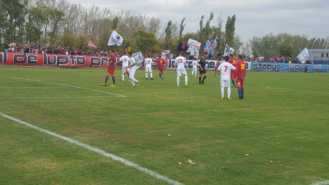 VIDEO | Steaua - Dinamo 8-0! "Roș-albaștrii" au defilat în fața rivalilor. Peluza Sud a făcut spectacol în Ghencea

