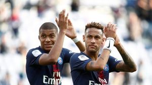 Jucătorii PSG-ului, obligați prin contracte să...salute fanii! Suma uluitoare pe care o primește Neymar pentru gestul care ar trebui să vină natural
