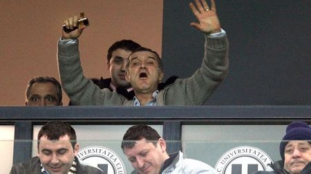 Mai exportăm un român în Ligue I? Stelistul care "se apropie de perfecțiune" și le-a luat mințile francezilor** va fi urmărit până la finalul sezonului: 'Vreau să plec'