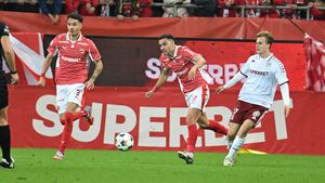 Dinamo - Rapid 0-2, în etapa 13 din Superliga. Echipa lui Gâlcă urcă pe locul 2, la egalitate de puncte cu liderul FC Botoșani