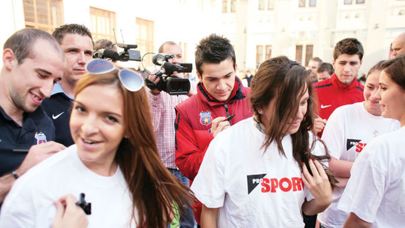 Cosmin Matei are lipici la fetele de liceu:** "Mă omoară domnul Lăcătuș dacă mă vede așa epuizat" :)