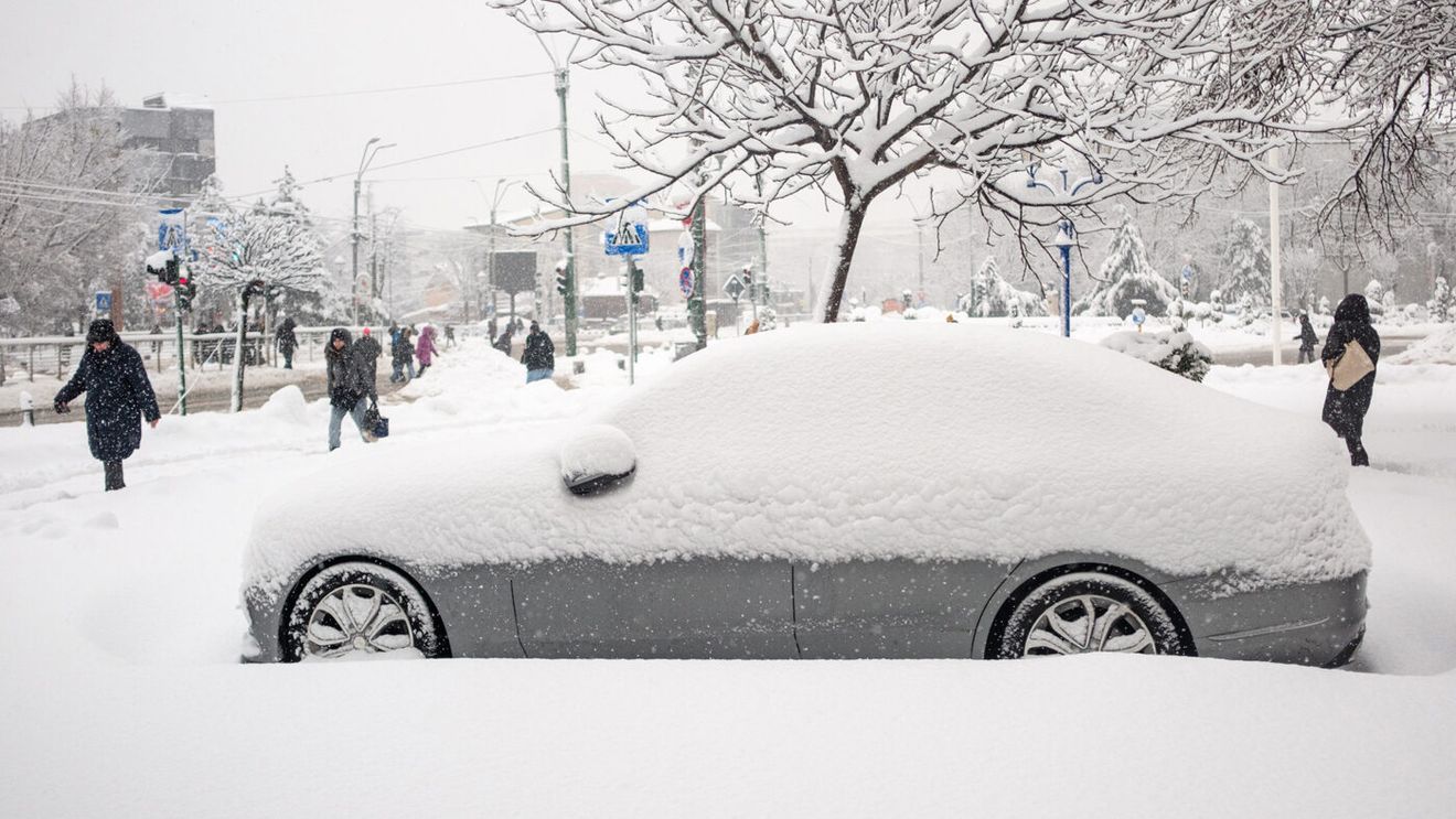 Un israelian a venit la București și a descoperit cum e România în cea mai grea iarnă a ultimilor ani: „Cum scot asta de aici?”