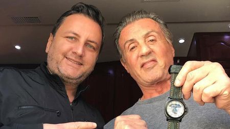 Președintele Superkombat s-a rebranduit la nivel global și vrea să dea lovitura în Statele Unite! Puștiul pe care îl duce la Hollywood: "Are doar 15 ani, este din Iași și va fi noul DiCaprio"