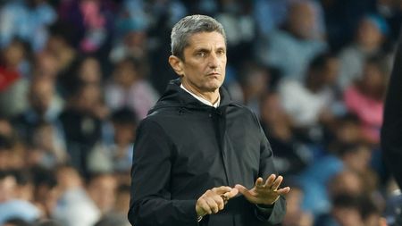EXCLUSIV Schimbări în staff-ul lui Răzvan Lucescu. Noul antrenor al celor de la Al Sadd a renunțat la un român