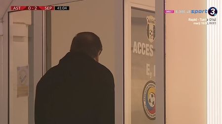 I-a revenit zâmbetul! Ioan Niculae s-a întors în tribune după ce la pauză a plecat furios la vestiare