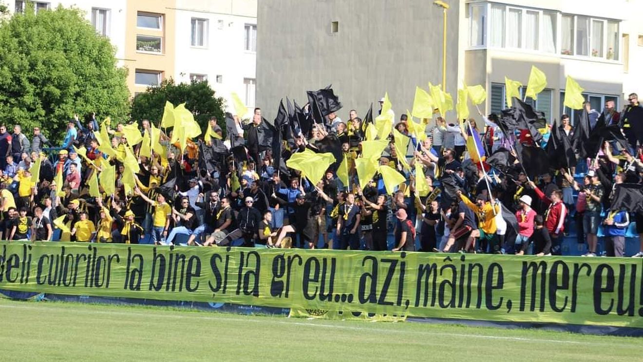 Ultrașii brașoveni se revoltă: „Nu suținem un proiect politic în Liga 2. Nu este echipa FC Brașov adevărată, iar FRF a închis ochi la acest furt!” | EXCLUSIV