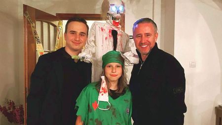 Prima imagine cu Laurențiu Reghecampf și Bebeto, după divorțul antrenorului de Anamaria Prodan! Cum au petrecut de Haloween alături de celălalt fiu al tehnicianului