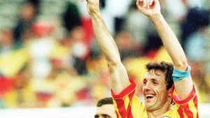 A fost premiat de Regele Spaniei și adorat de turcii de la Galatasaray. Gică Popescu: "20 de oameni s-au pus pe pământ în fața mașinii mele și mi-au zis ori cobori, ori dai cu mașina peste noi"