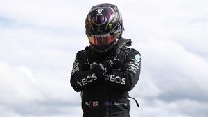 Formula 1 | Lewis Hamilton, devastat de durere după ce a terminat în pole-position calificările din Belgia: „Odihnește-te în pace, prietene!” | VIDEO