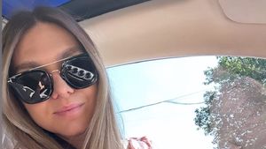 Simona Halep, apariție „criminală" în timp ce așteaptă verdictul în procesul pentru dopaj! Sportiva a revenit în România: cum s-a fotografiat la volanul bolidului de lux | FOTO