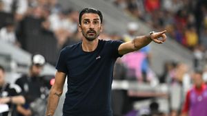 Apariție surpriză în tribunele arenei din Ghencea la FCSB - LASK Linz. Ce antrenor a venit la stadion chiar când perechea Charalambous - Pintilii a început să intre în colimatorul fanilor