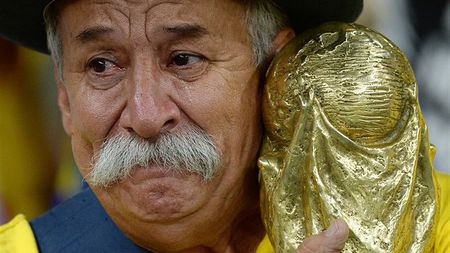 Moment trist pentru fotbalul mondial. Clovis Fernandes, cel mai cunoscut fan al Braziliei, a decedat din cauza cancerului