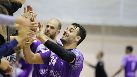 CSM București, în stare de șoc! Echipa de handbal masculin este la un meci de eliminare în play-off-ul Ligii Naționale, chiar după primul tur. Poli Timișoara a avut un trio de vis în Sala "Rapid"