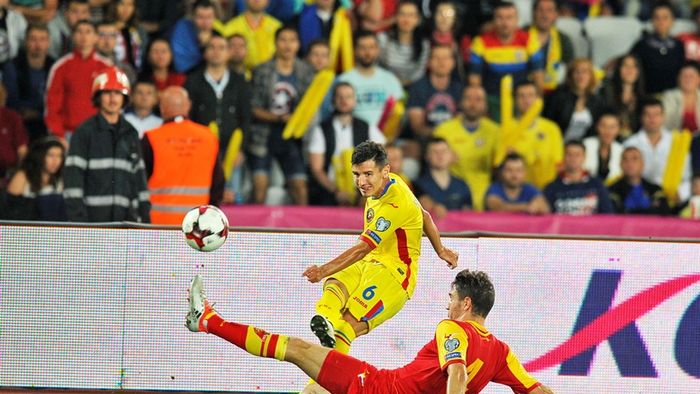VIDEO | Romario Benzar, noua senzație a naționalei: "Ca microbist, nu concep ca România să nu ia șase puncte din această dublă!". Fundașul îi e dator "Regelui": "Dacă nu era Hagi, eu nu eram fotbalist!"