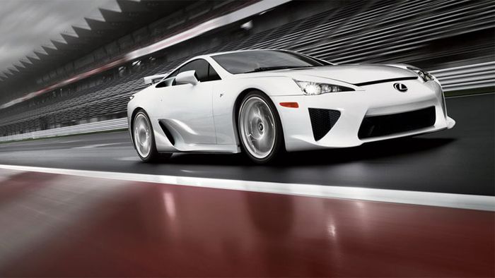 Lexus LF-A, supercarul japonez cu 560 CP!