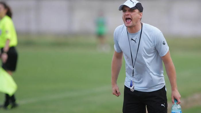 Erik Lincar a povestit pas cu pas cum a fost bătut la Severin de către antrenorii Craiovei lui Mititelu: "Mi-au dat direct, cu pumnii, cu picioarele, poc, poc!"! Tehnicianul echipei patronate de fiul lui Liviu Dragnea îi dă în judecată pe agresori