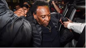 Legendarul Pele a fost internat din nou în spital pentru tratamentul unei tumori la colon, la doar trei luni după operație!
