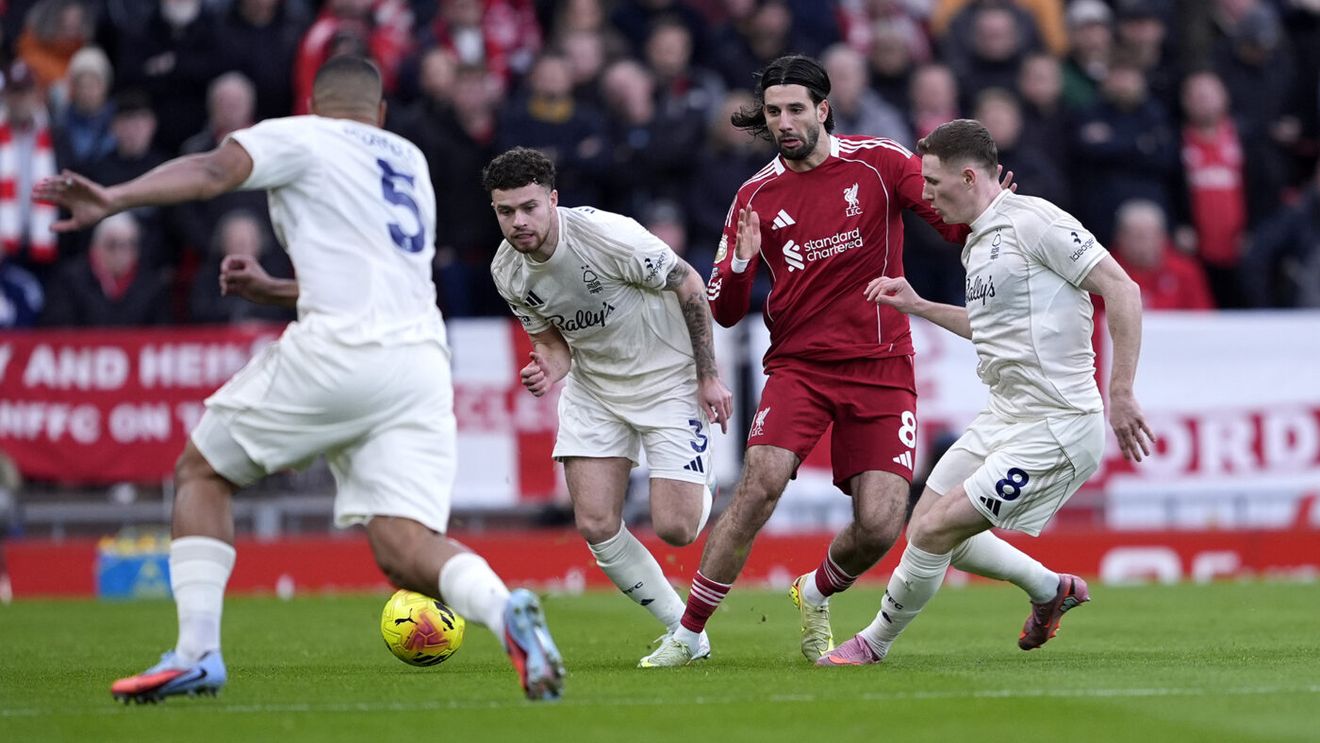 Manchester City oferă 100.000.000 de lire sterline pentru fotbalistul dorit și de rivala Manchester United