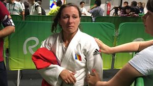 RIO 2016. Declarațiile unei dezamăgiri olimpice
Chițu: "Nu știu să păcălesc lupta. Parcă nu sunt făcută pentru podiumul olimpic!"
Bercean: "Eu nu-mi învăț sportivele să fie curve pe saltea!"