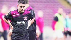 Vestiarul Rapidului a sărit în aer: "Nu se poate să-și facă mereu de cap!"** Răzvan Lucescu, prins la mijloc în revolta giuleștenilor