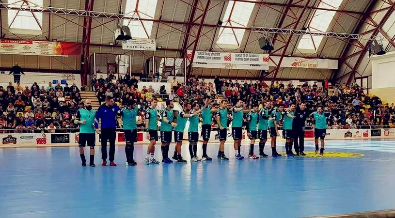 Steaua a făcut un pas important pentru a câștiga sezonul regulat în handbalul masculin. CSM București a urcat pe locul 2. La feminin, în partida HC Zalău - Rapid s-au marcat 78 de goluri!