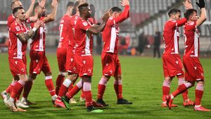 Dinamo e ca și falimentată. Fotbaliștii români și străini au luat cu asalt AFAN: „Vor primi câștig de cauză pentru tot contractul". Salvarea: „Asta să ceară FRF" | EXCLUSIV