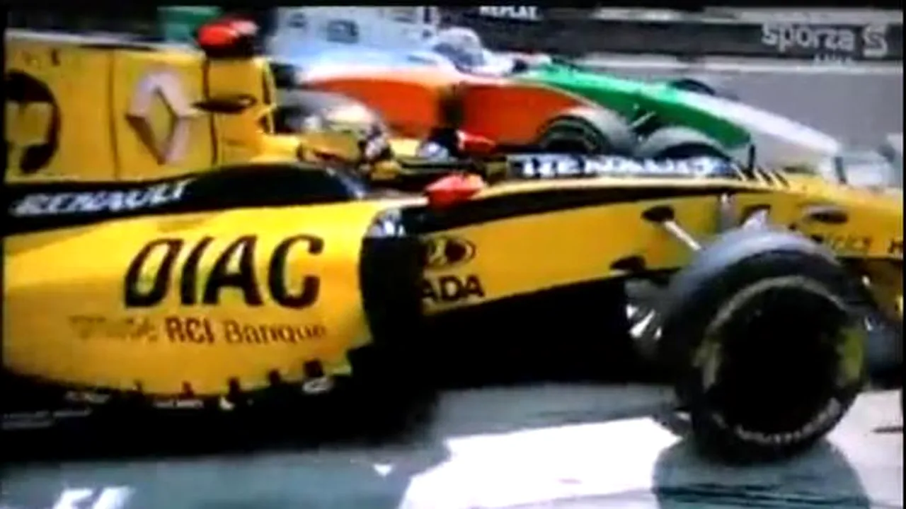 VIDEO Nu doar viteza provoacă accidente în Formula 1! Vezi cum s-au ciocnit Kubica și Sutil pe linia boxelor!