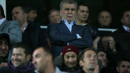 Dinu Gheorghe îi răspunde lui Hagi: "Nu l-am văzut pe Zidane să critice pe cineva de la naționala Franței!"