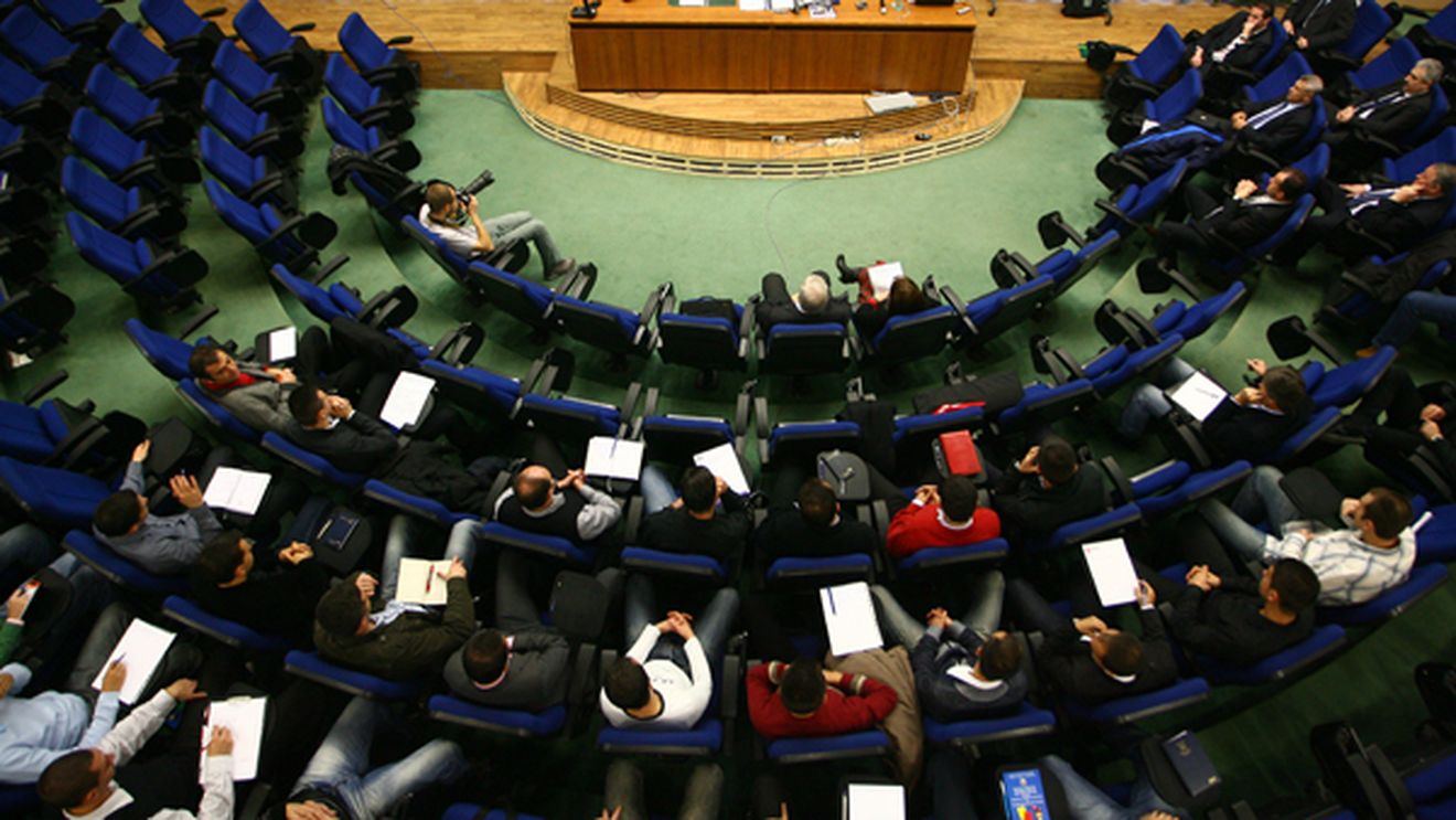 "Nu a avut nimeni intenția de a distruge Universitatea Craiova!"** Gafă COLOSALĂ‚ a unui membru al Comitetului Executiv despre modul cum se votează la FRF