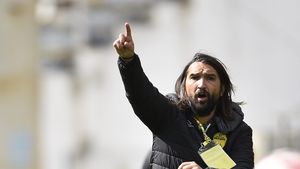 Dan Alexa divorțează şi e devastat: au apărut imagini cu soția lui când iese din curtea unui milionar controversat. Andrada a fost filmată la proprietatea donjuanului bogătaş