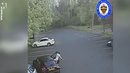 VIDEO șocant! Un fotbalist englez a bătut o femeie pe stradă: i-a împărțit pumni și picioare