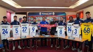 FC Botoșani și-a luat fundaș din Bundesliga! Cine este fotbalistul adus de Valeriu Iftime pentru a-l înlocui pe Kevin Boli