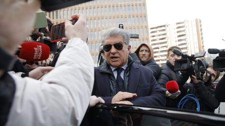 „Să nu dai penalty acolo e scandalos”. Joan Laporta a declanșat jihadul împotriva arbitrilor