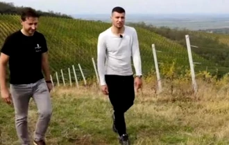 Ce a putut face milionarul român de 33 de ani care contruieşte un castel în România. Şi-a dorit să nu se afle niciodată asta