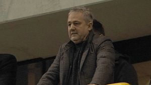 Mihai Rotaru îl somează pe Laurențiu Reghecampf: „Nu am primit cei 300.000 de euro! Mai are să-mi dea și bani împrumut”