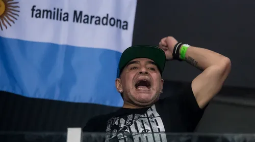 IMAGINEA ZILEI | Diego Maradona susține echipa Argentinei la finala Cupei Davis din Croația. „Aici suntem familia Maradona”
