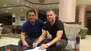 OFICIAL | Transfer important reușit de Pandurii. Gorjenii au adus un fost fundaș central de la Feyenoord