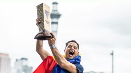 Performanță de excepție pentru Constantin Popovici! Este primul român care termină lider în ierarhia RedBull Cliff Diving. Ce spune antrenorul după isprava de la Auckland, din Noua Zeelandă. VIDEO