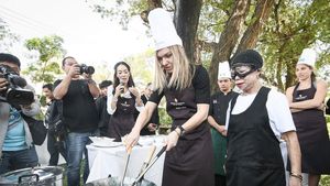 GALERIE FOTO | Chef pentru o zi. Halep, Ostapenko și Konta au făcut echipă înaintea demonstrativului din Thailanda