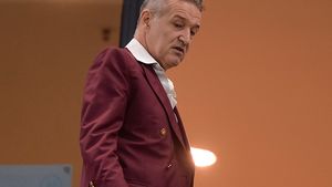 Noul patron de la FCSB a reușit să-l surprindă pe Becali: "Dispăreau banii din cont și am mers să văd". Când a realizat că "e de bine", omul de afaceri a făcut pasul în spate: "Mi-am cerut scuze!"
