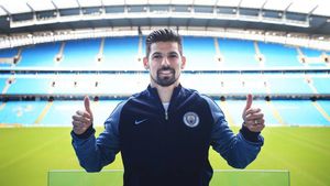 OFICIAL | Încă un transfer făcut de Manchester City: "Pep mă va ajuta să progresez în carieră"