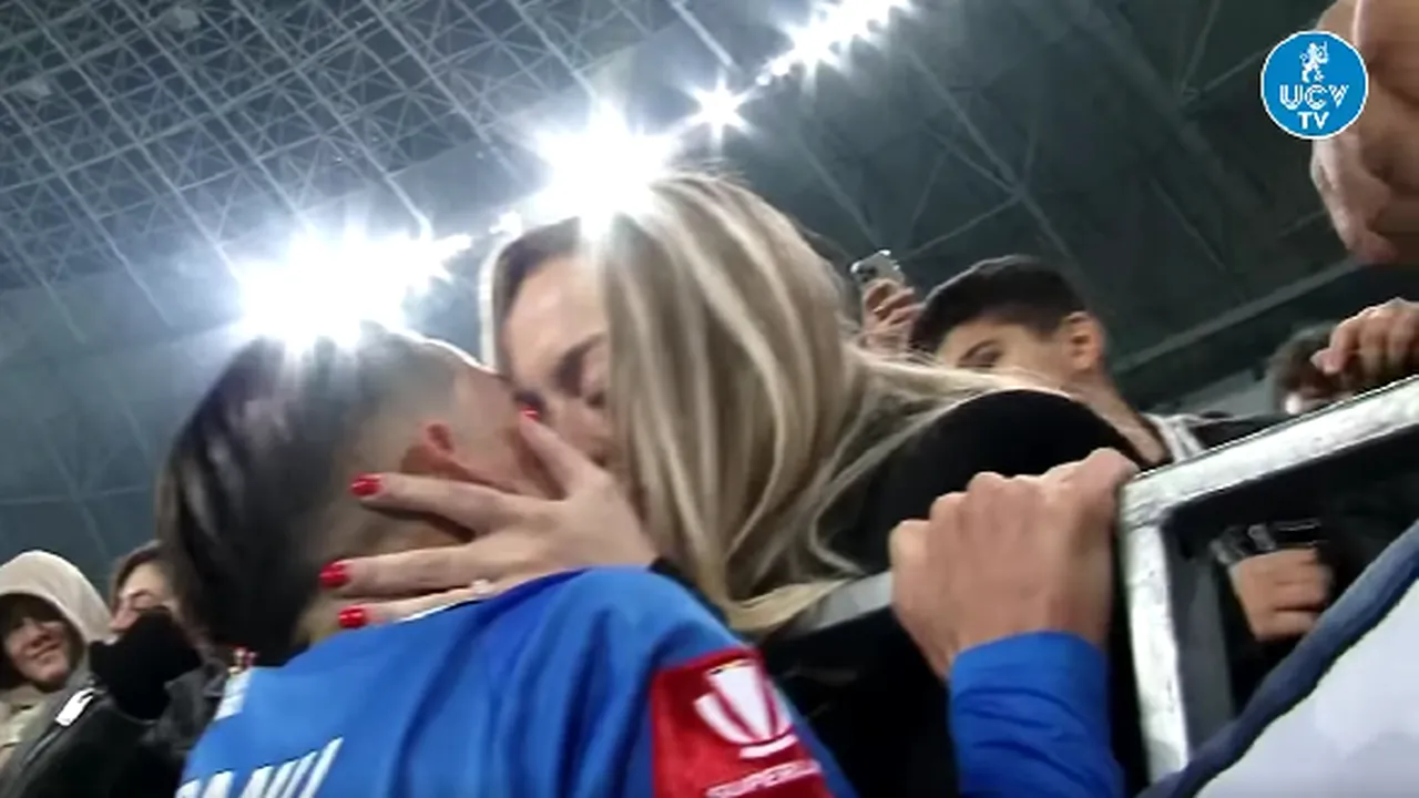 Moment emoționant pe „Ion Oblemenco”! Alex Cîmpanu și-a cerut iubita în căsătorie după victoria cu Petrolul! Cum a reacționat Denisa, tânăra care i-a dăruit o fetiță fotbalistului din Bănie | VIDEO & FOTO