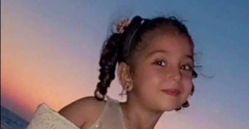 O fetiță de 4 ani a murit de sete pe o barcă de migranți. Inima noastră este în cenușă. Timp de 10 zile nimeni nu a vrut să-i salveze familia