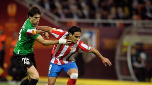 Real și BarÃ§a, lăsate cu ochii în soare de Bayern!** BOMBĂ‚: ținta numărul 1 a granzilor a ajuns în Bundesliga! Suma de transfer, un nou RECORD