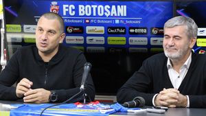 Finanțatorul FC Botoșani a dezvăluit motivul pentru care a decis să schimbe antrenorul: "Îmi era frică. Nu pot să mă joc cu publicul foarte mult". L-a înlocuit pe Costel Enache, dar nu-și vede decizia ca pe o soluție de viitor