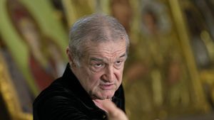 Gigi Becali s-a năpustit asupra lui Tavi Popescu: „Te vei face vagabond!”