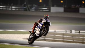 Jorge Lorenzo câștigă prima cursă a sezonului din MotoGP! **Honda completează podiumul din Qatar cu Pedrosa și Stoner